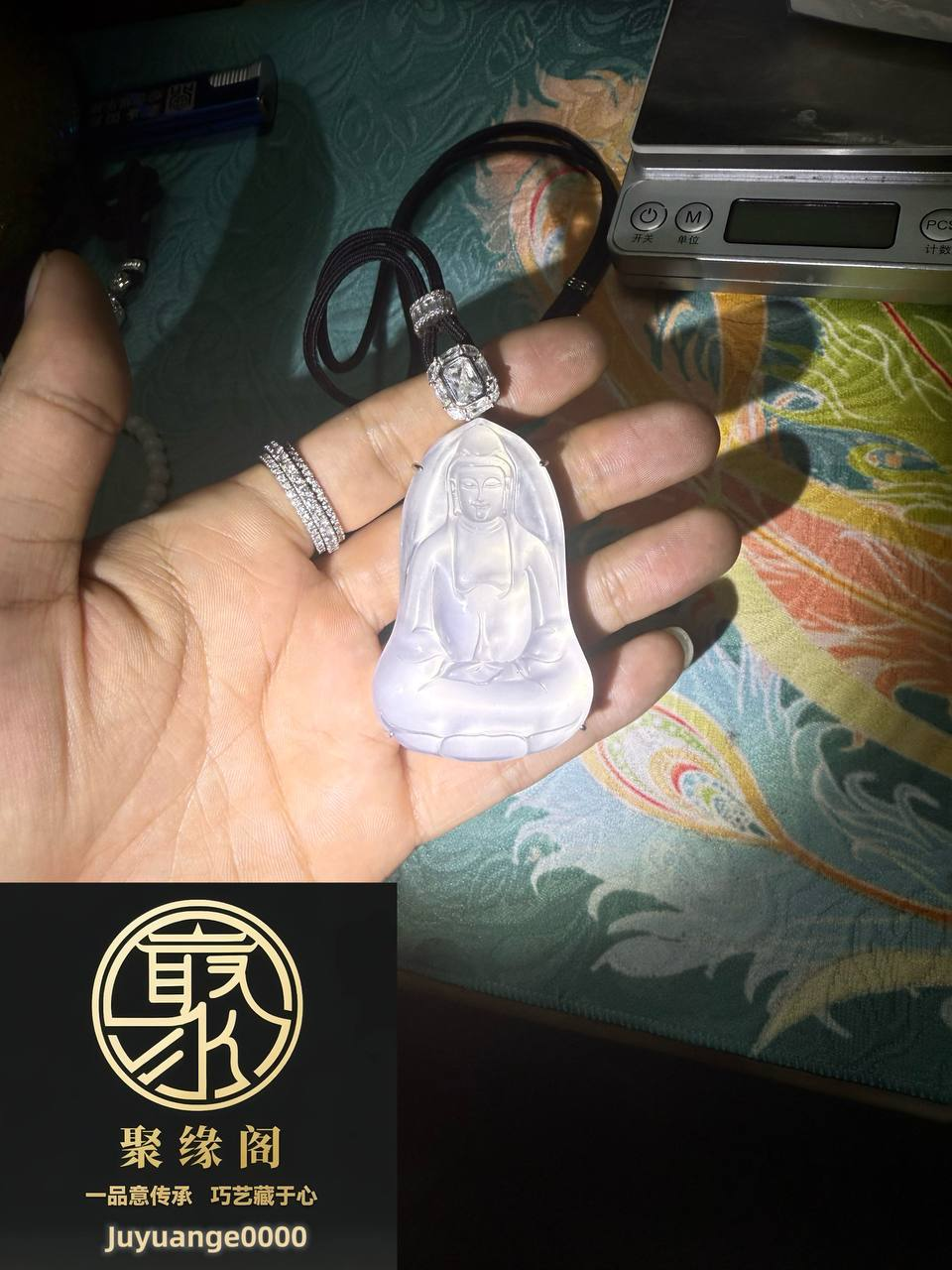 素衣观音翡翠佛牌一枚