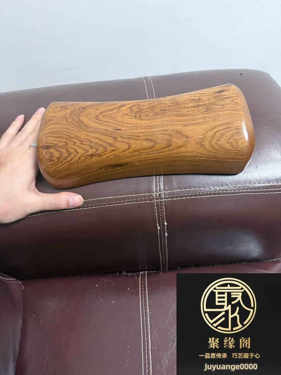 越南黄花梨精品睡枕一个
