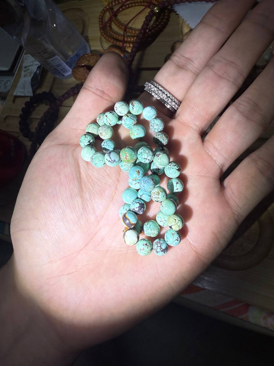 原矿绿松小手链两条，0.7尺寸